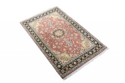 Close-up detail of New Tabriz rug from Iran / Persia showing Cork weave