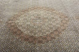 Central medallion detail of New Tabriz rug from Iran / Persia