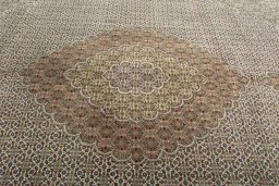 Central medallion detail of 2000s Tabriz rug from Iran / Persia