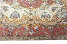 Close-up detail of New Tabriz rug from Iran / Persia showing Cork weave