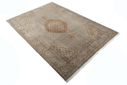 Close-up detail of New Tabriz rug from Iran / Persia showing Cork weave