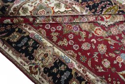 Close-up detail of New Tabriz rug from Iran / Persia showing Cork weave
