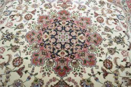 Central medallion detail of New Tabriz rug from Iran / Persia