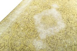 Backside of handmade 1970s Tabriz rug showing knot structure and weave density