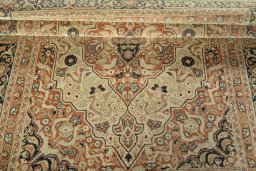 Close-up detail of 1930s Tabriz rug from Iran / Persia showing Wool weave