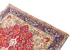 Surface texture of 1980s Tabriz rug with natural Wool and intricate pattern