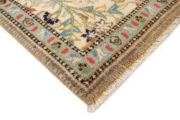 Central medallion detail of 2000s Tabriz rug from Iran / Persia