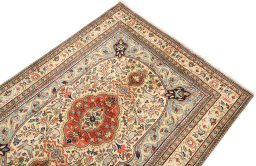 Surface texture of 1990s Tabriz rug with natural Wool and intricate pattern