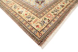 Central medallion detail of 1990s Tabriz rug from Iran / Persia