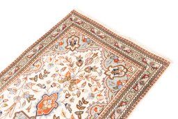 Surface texture of 2005s Tabriz rug with natural Wool and intricate pattern