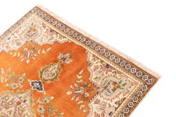 Surface texture of 2006s Tabriz rug with natural Wool and intricate pattern