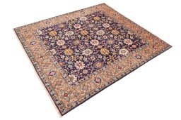 Close-up detail of 1985s Tabriz rug from Iran / Persia showing Wool weave