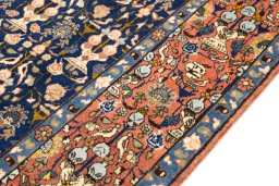 Central medallion detail of 1940s Varamin rug from Iran / Persia