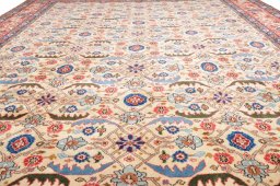 Central medallion detail of 2000s Varamin rug from Iran / Persia