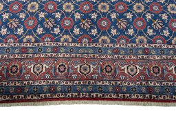 Central medallion detail of 1950s Varamin rug from Iran / Persia