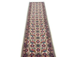 Surface texture of New Varamin rug with natural Wool and intricate pattern