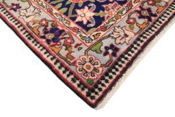Central medallion detail of 1980s Varamin rug from Iran / Persia