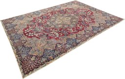 Corner detail of 1930s Yazd rug showing border pattern and Wool pile