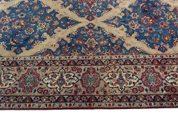 Corner detail of 1970s Yazd rug showing border pattern and Wool pile