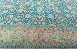 Corner detail of 1930s Yazd rug showing border pattern and Wool pile