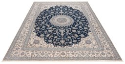 Central medallion detail of New Nain 6La with Silk rug from Iran / Persia