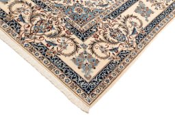 Central medallion detail of 2021s Nain 6La with Silk rug from Iran / Persia
