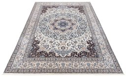 Central medallion detail of New Nain 6La with Silk rug from Iran / Persia