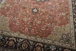 Central medallion detail of New Tabriz 50/60/70 Raj rug from Iran / Persia