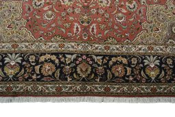 Close-up detail of New Tabriz 50/60/70 Raj rug from Iran / Persia showing Cork weave