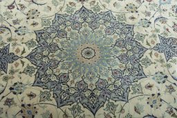 Central medallion detail of New Tabriz 50/60/70 Raj rug from Iran / Persia