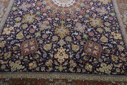 Close-up detail of 1970s Tabriz 50/60/70 Raj rug from Iran / Persia showing Cork weave