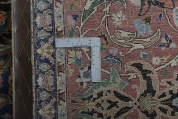 Central medallion detail of 1970s Tabriz 50/60/70 Raj rug from Iran / Persia