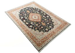 Close-up detail of New Tabriz 50/60/70 Raj rug from Iran / Persia showing Cork weave