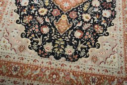 Close-up detail of New Tabriz 50/60/70 Raj rug from Iran / Persia showing Cork weave