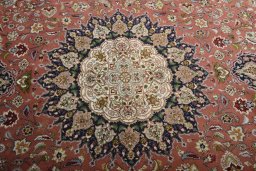 Central medallion detail of New Tabriz 50/60/70 Raj rug from Iran / Persia
