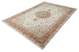 Corner detail of New Tabriz 50/60/70 Raj rug showing border pattern and Cork pile