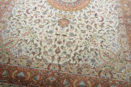 Close-up detail of New Tabriz 50/60/70 Raj rug from Iran / Persia showing Cork weave