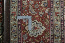 Central medallion detail of New Tabriz 50/60/70 Raj rug from Iran / Persia