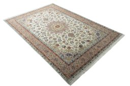 Close-up detail of New Tabriz 50/60/70 Raj rug from Iran / Persia showing Cork weave