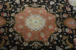 Central medallion detail of New Tabriz 50/60/70 Raj rug from Iran / Persia