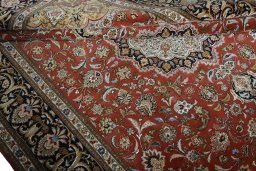 Close-up detail of New Tabriz 50/60/70 Raj rug from Iran / Persia showing Cork weave
