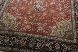 Close-up detail of New Tabriz 50/60/70 Raj rug from Iran / Persia showing Cork weave