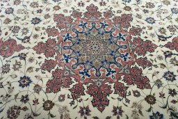 Central medallion detail of New Tabriz 50/60/70 Raj rug from Iran / Persia