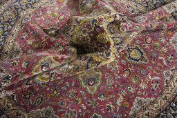 Corner detail of New Tabriz 50/60/70 Raj rug showing border pattern and Cork pile