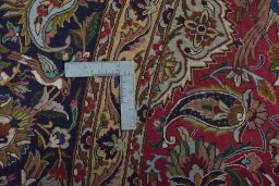 Close-up detail of New Tabriz 50/60/70 Raj rug from Iran / Persia showing Cork weave