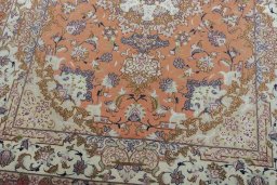 Close-up detail of New Tabriz 50/60/70 Raj rug from Iran / Persia showing Cork weave