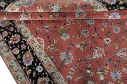 Close-up detail of New Tabriz 50/60/70 Raj rug from Iran / Persia showing Cork weave