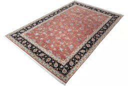 Corner detail of New Tabriz 50/60/70 Raj rug showing border pattern and Cork pile