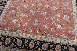 Close-up detail of New Tabriz 50/60/70 Raj rug from Iran / Persia showing Cork weave