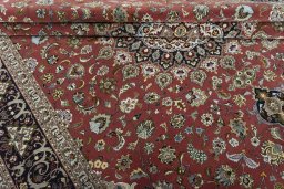 Close-up detail of New Tabriz 50/60/70 Raj rug from Iran / Persia showing Cork weave